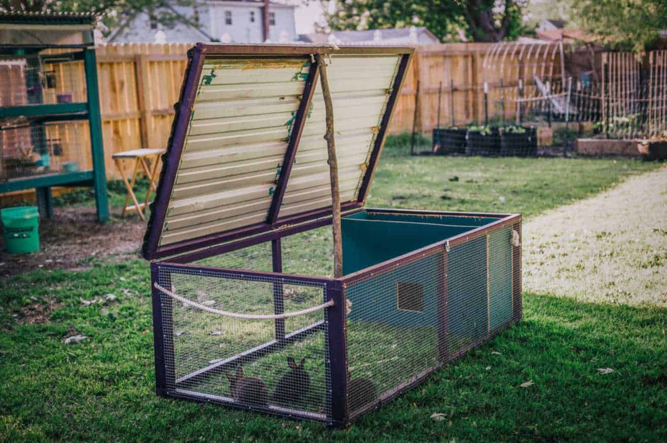 simply easy diy rabbit hutch